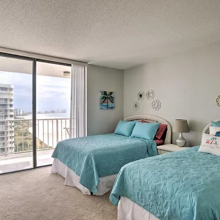 Beachfront Marco Island Resort Condo With Pool!